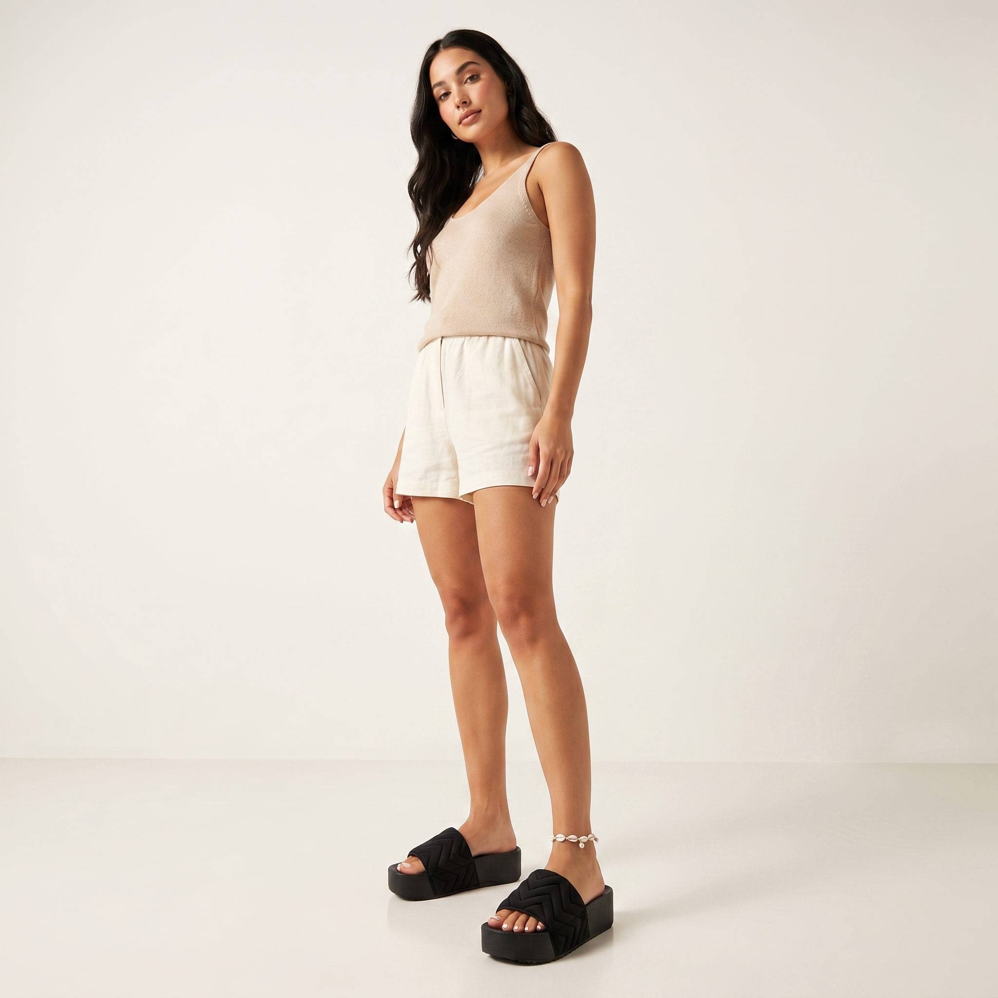 SSENUU platform sandal on-foot standing